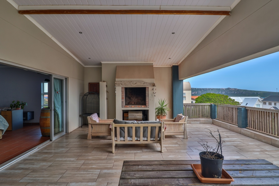 5 Bedroom Property for Sale in Myburgh Park Western Cape